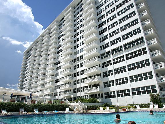 2nd image of 4010 Galt Ocean Dr APT 401