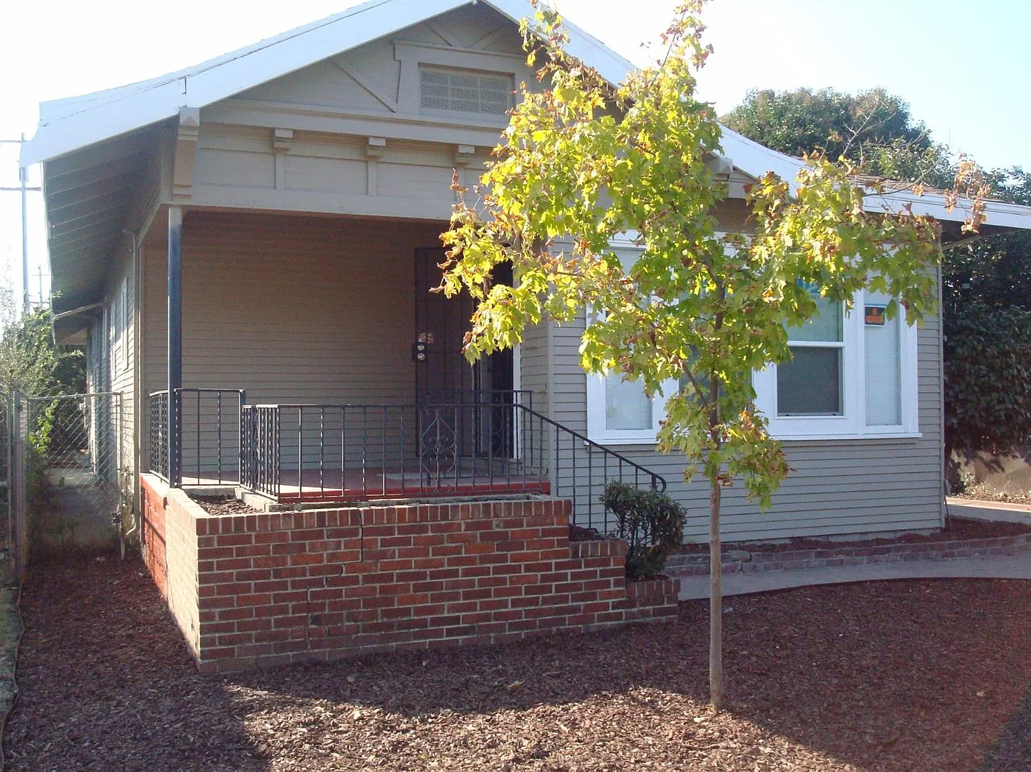 831 N Airport Way photo 1