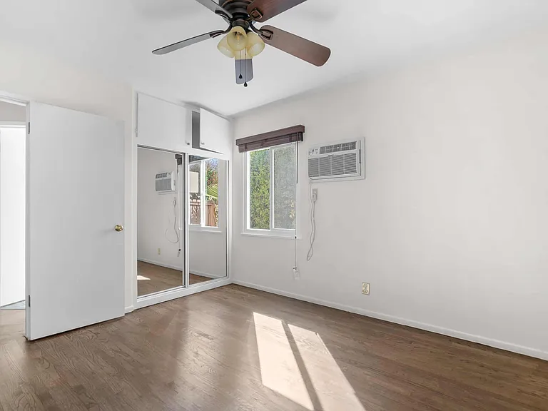 330 W Alameda — Photo 5