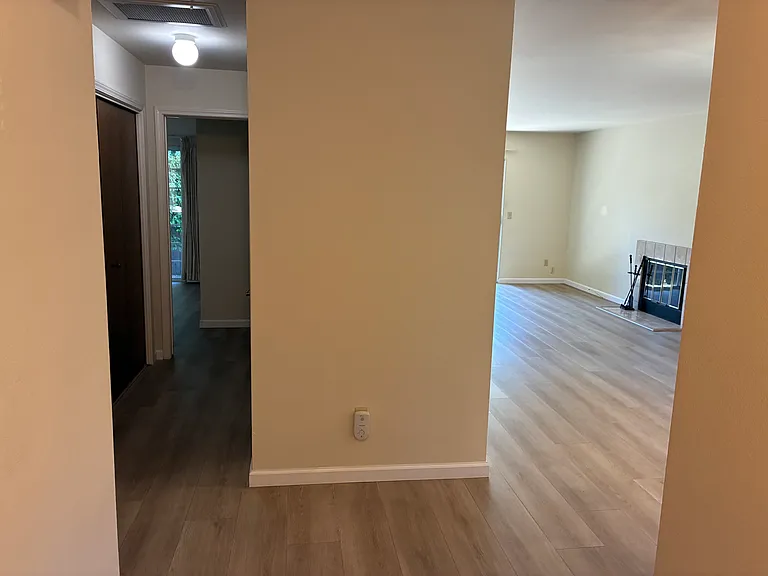 279 2nd St E — Photo 5