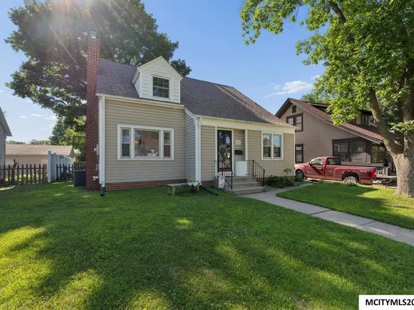 212 S Vermont Ave, Mason City, IA 50401