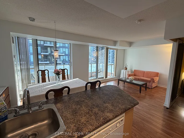 76 Shuter St #1207 — Photo 2