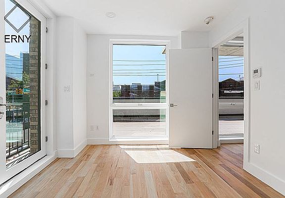 5th image of 662 E New York Ave #2A