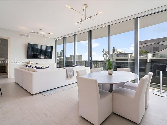 2nd image of 1000 Brickell Plz Penthouse 5005