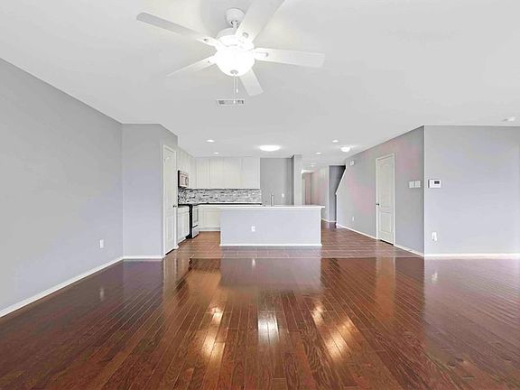 3rd image of 1325 Soaptree Ln