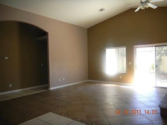 3rd image of 6313 Fairwood Ave