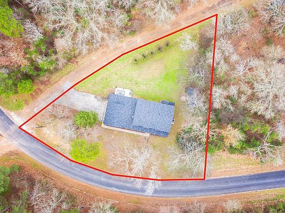 3rd image of 536 Charlya Dr