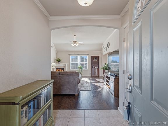 4th image of 2108 S Javine Ct