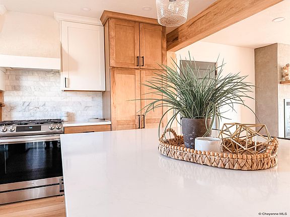 5th image of 600 E Mustang Rd