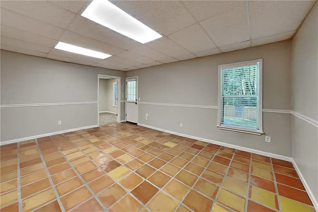 4 bed, 3.5 bath, 2558 sqft, $2,800 — Photo 4