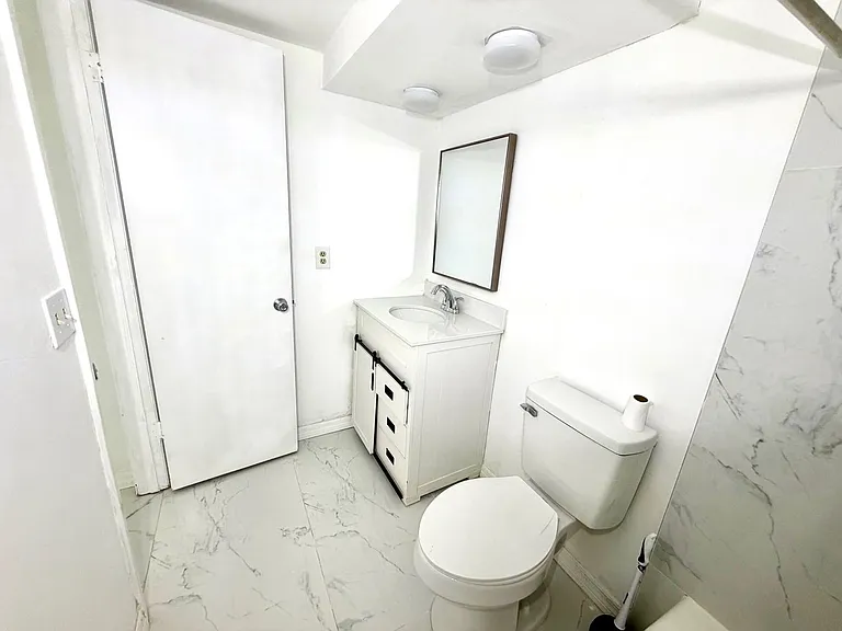 4550 Cove Cir #905 — Photo 11