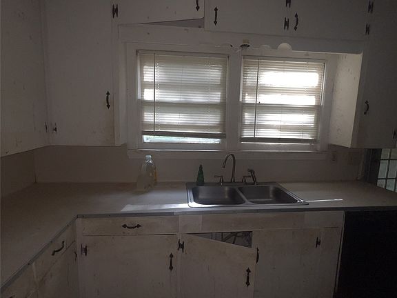4th image of 107 Mountain View Dr
