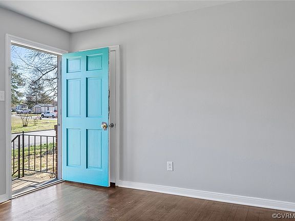 5th image of 9802 Gardenia Dr
