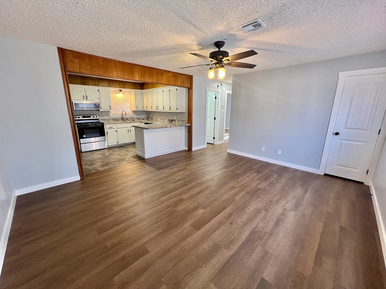 3 bed, 1116 sqft, $1,500 — Photo 2