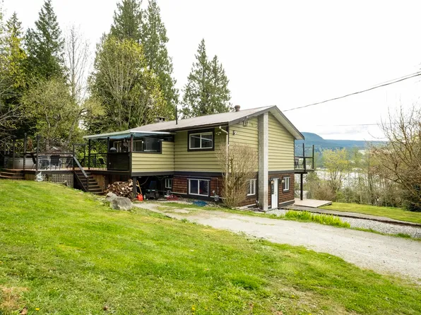 5930 Shoal Way, Sechelt, BC V7Z 0R1
