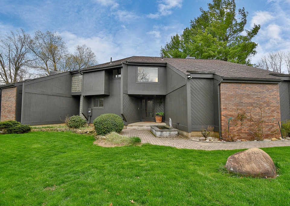 1st image of 7080 Westview Dr