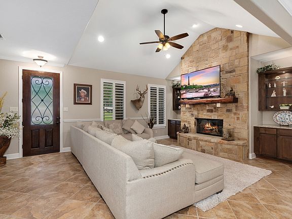 5th image of 664 Meridian Dr