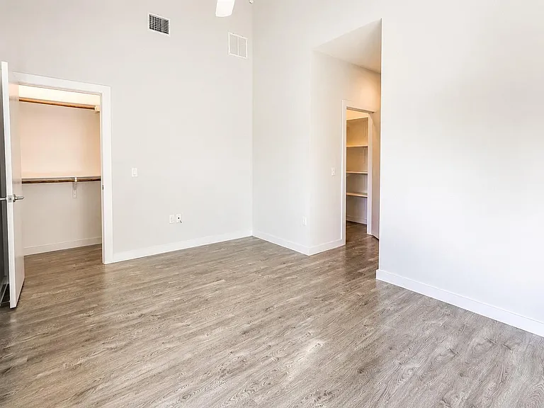 801 N Bluff Dr #40 — Photo 19