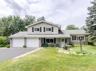 7587 Greene Haven Dr, Clarkston, MI 48348