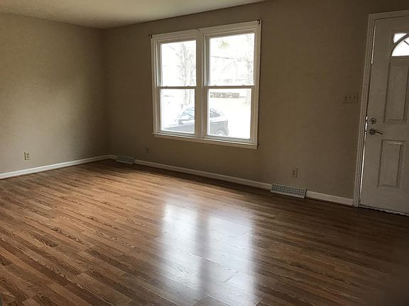 5th image of 324 Grassland Dr