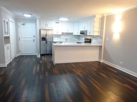 2nd image of 1516 N State Pkwy APT 15C