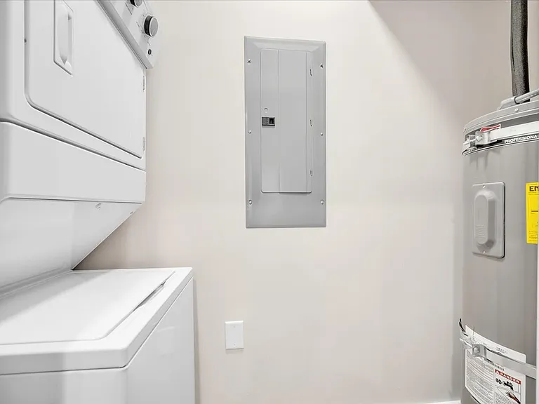 195 Romney St #1 — Photo 21