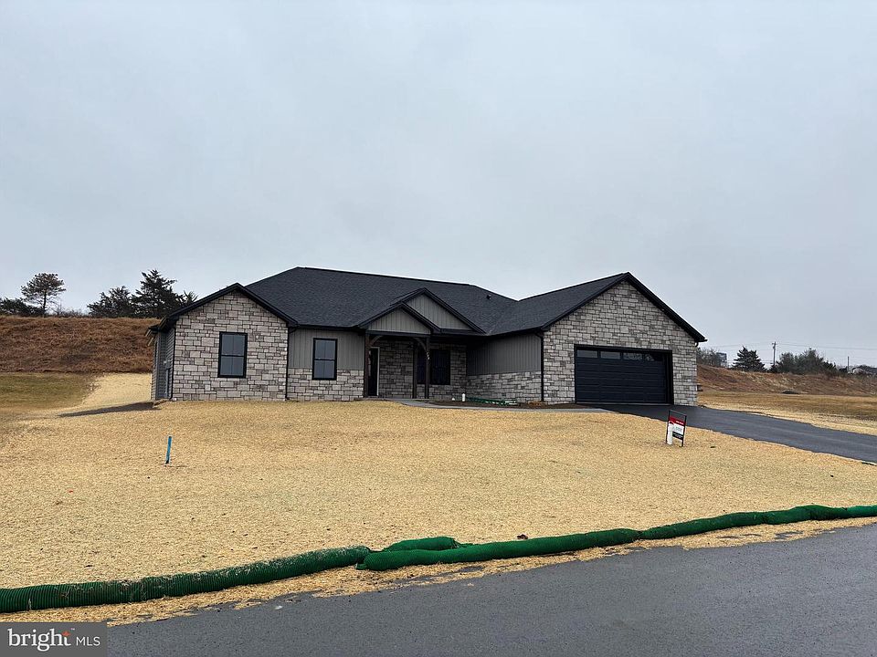1st image of 194 Meadowcreek Dr N