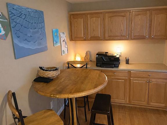 4th image of 321 ROSLYN AVENUE
