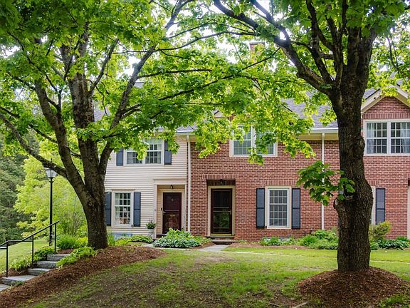4th image of 56 Townhouse Way #5