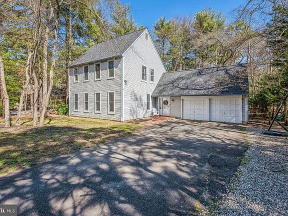 2nd image of 46 Battery Hill Dr