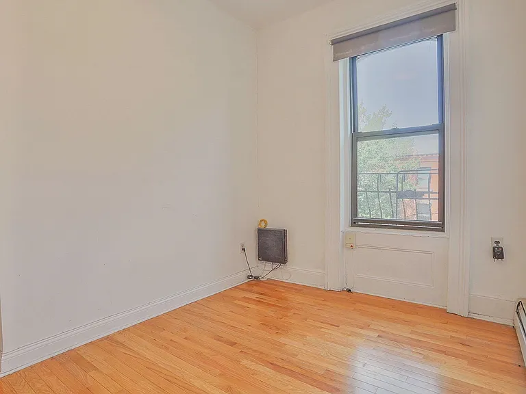 16 Erie St #2 — Photo 10