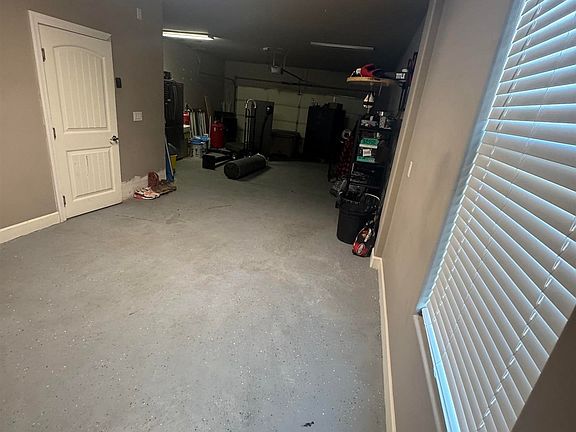 5th image of 2706 N Wedgewood Dr