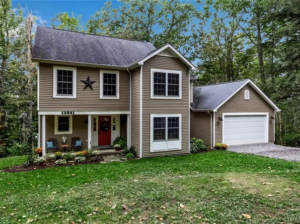 13541 Strykersville Rd, South Wales, NY 14139