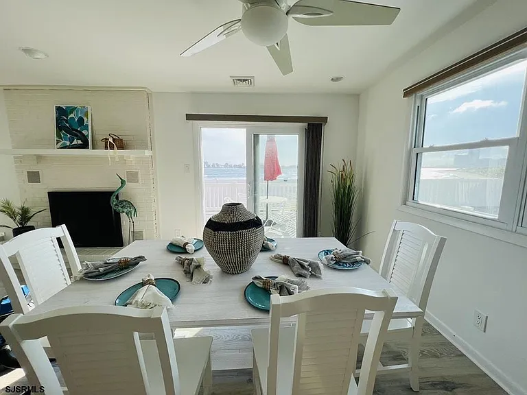 38 Ocean Dr W — Photo 4