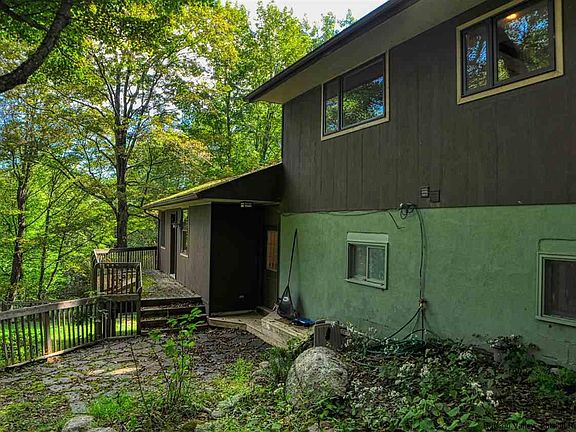 5th image of 7 Crescent Ln