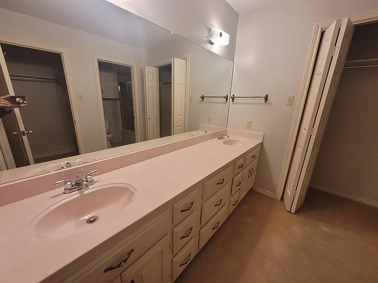 414 Amberwood Cir — Photo 7