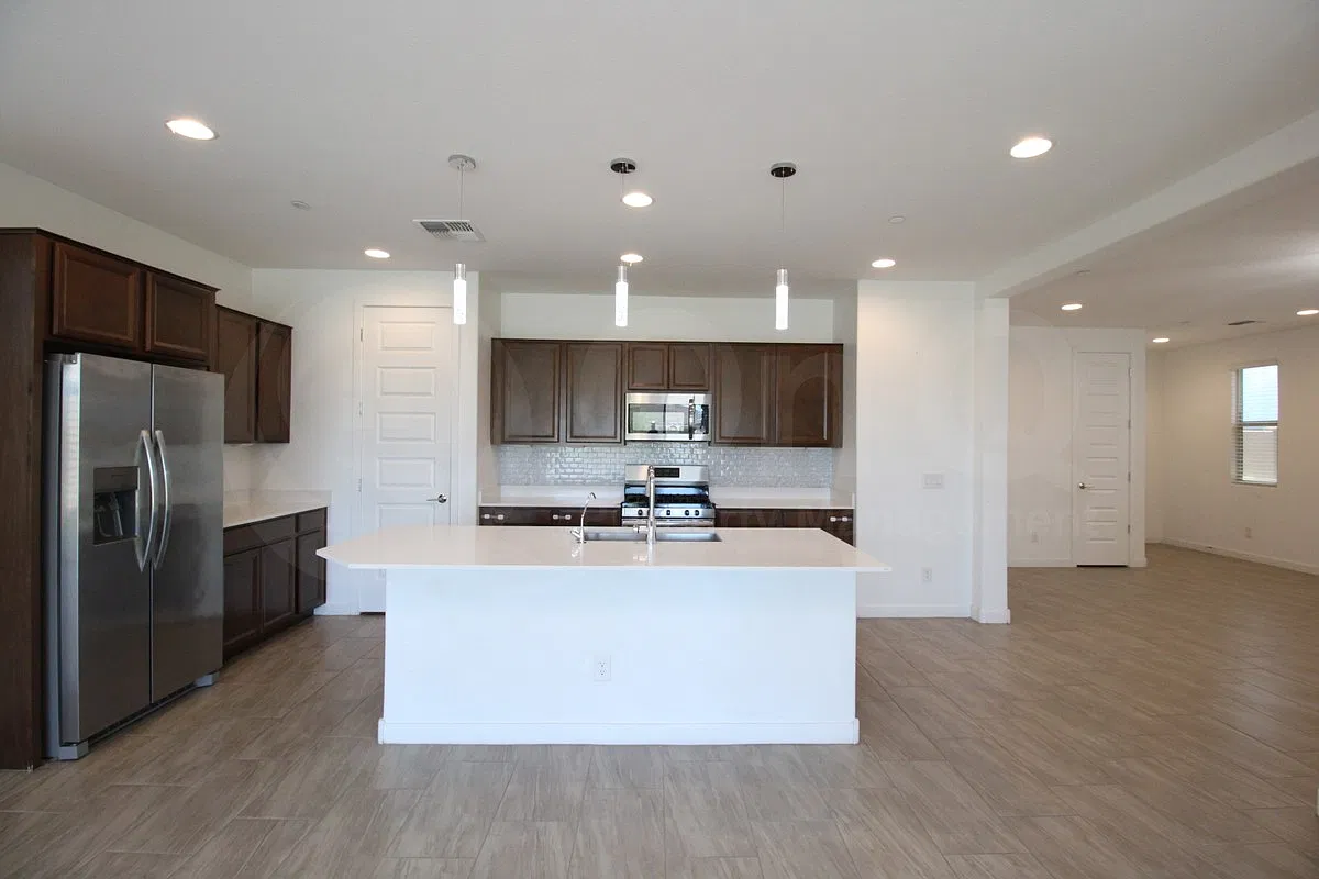 3 bed, 2.0 bath, 1764 sqft, $2,149 — Photo 3