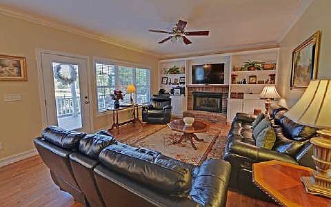 2nd image of 1691 Stonecrest Cir