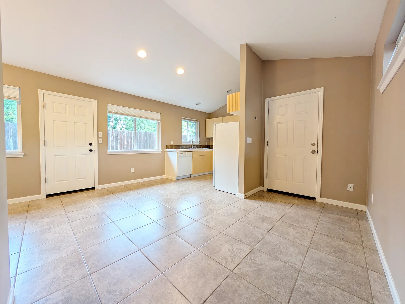 227 NW 11th St. - 1/2 — Photo 4