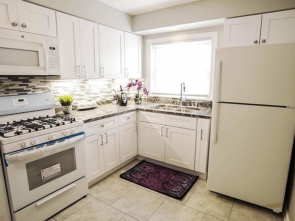 2nd image of 14201 S Parnell Ave