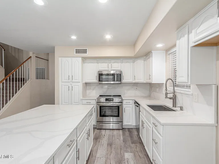 12545 W Cambridge Ave — Photo 10