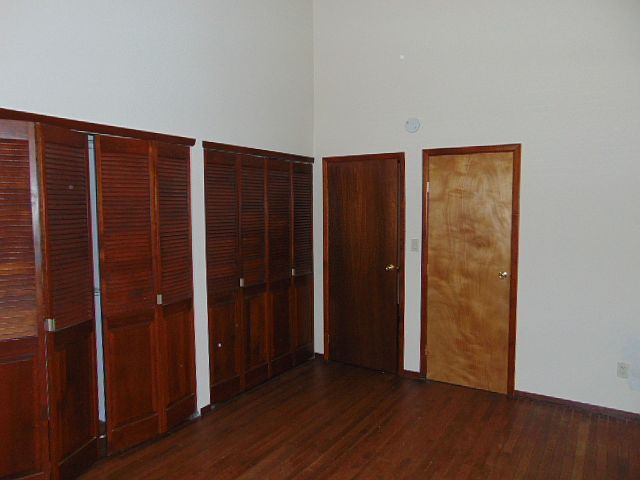 1st image of 462 Village Oaks Ln
