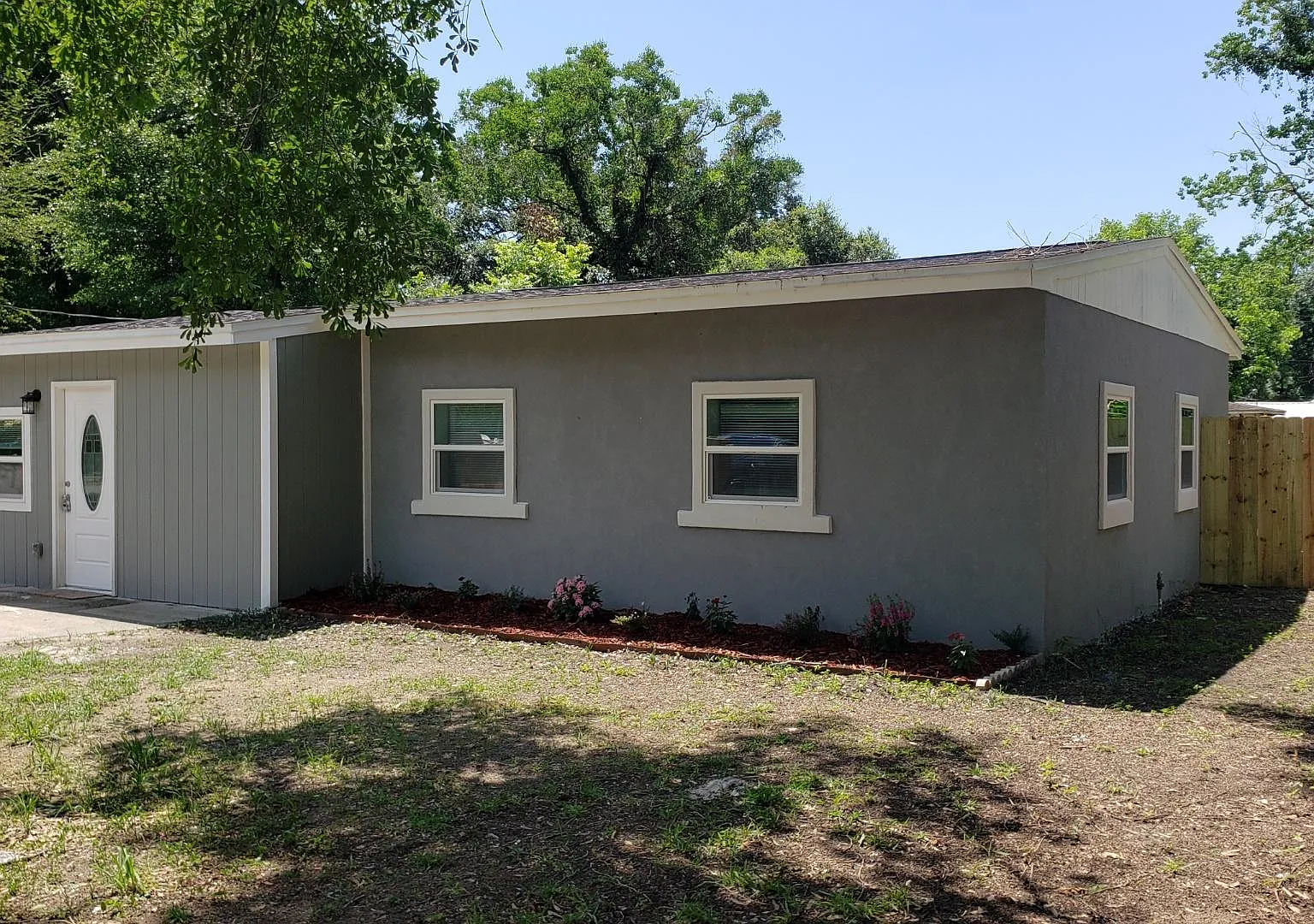 3 bed, 1158 sqft, $1,900 — Photo 1