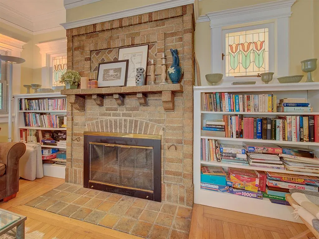 3 bed, 2023 sqft, $3,000 — Photo 4