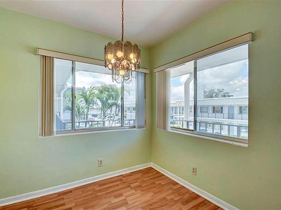 3rd image of 3120 Lake Osborne Dr APT 211