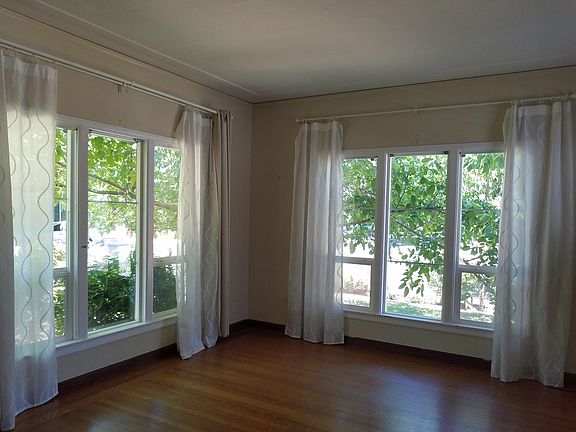 Living Room views to Emerson & Palo Alto Ave.