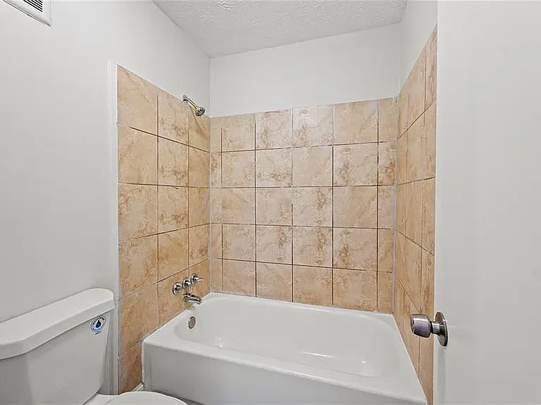 259 Country Club Dr — Photo 10