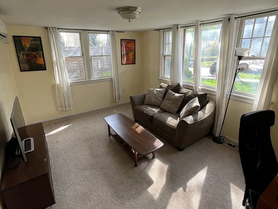 68 N B St #1
