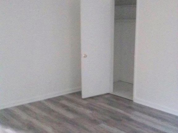 5th image of 7143 Eastlawn Dr APT 1