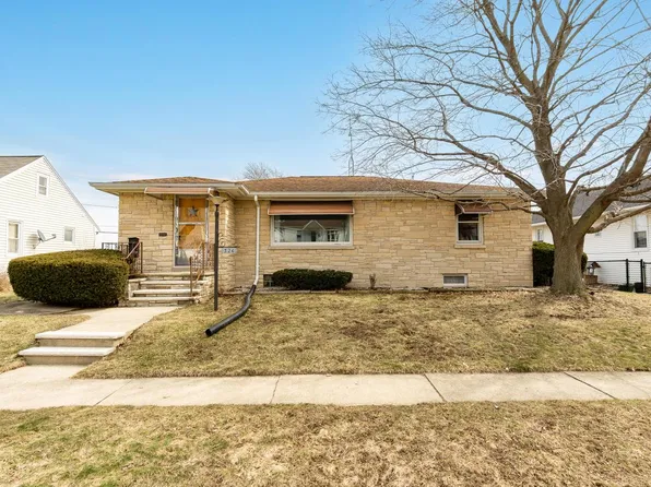 326 Grand BOULEVARD, Mayville, WI 53050